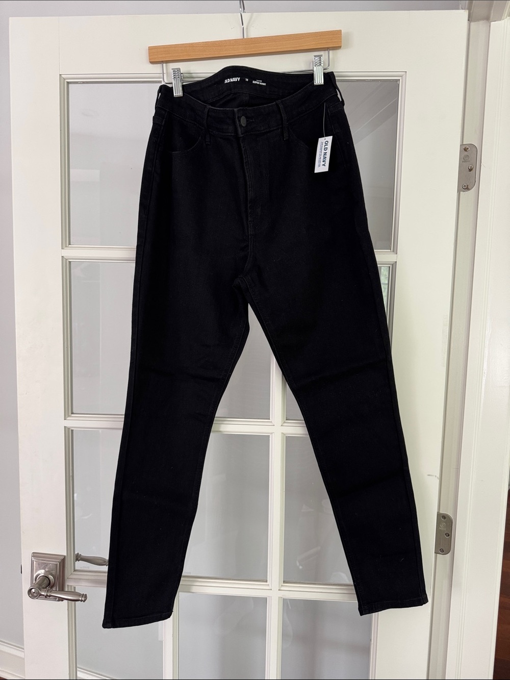 NWT Old Navy Straight-Leg Black Jeans